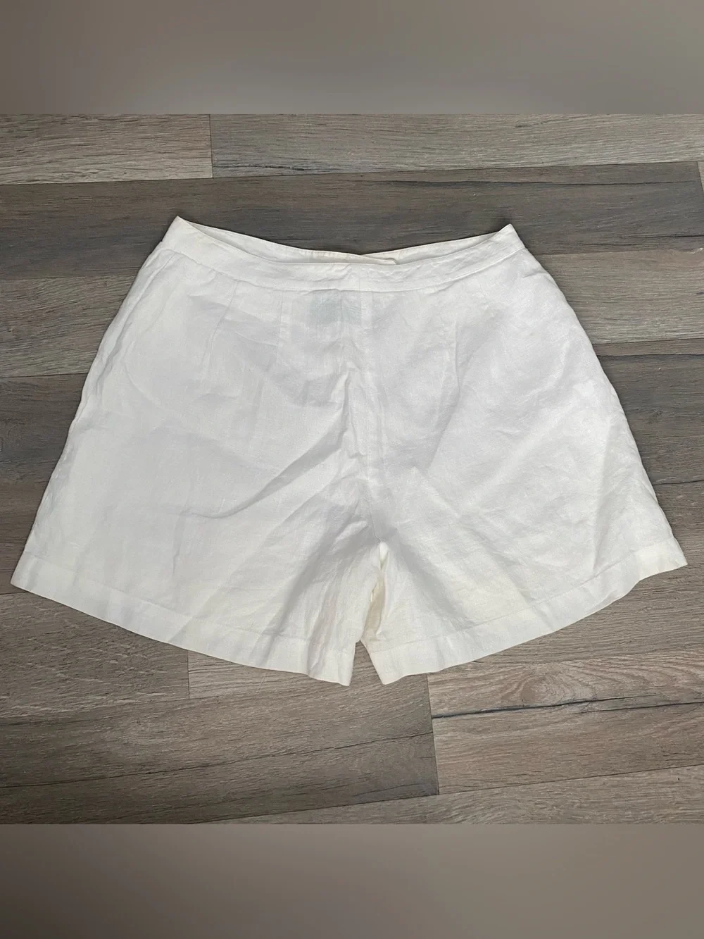 Vintage INC 100% Linen White High Rise Shorts Size 6 Old Money